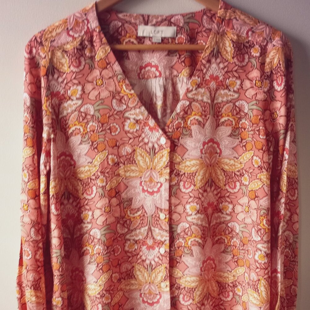 'LOFT'   Floral/Paisley Blouse Long Sleeve Size S EUC